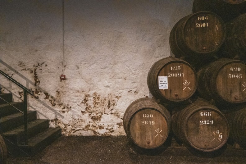 Sieben Fässer Wein...